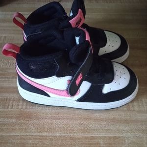 Nike Court Borough Mid 2